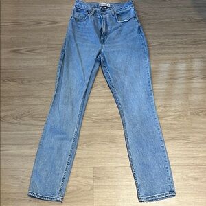Abercrombie & Fitch The ‘90s Slim Straight Ultra High Rise Light Blue Jeans